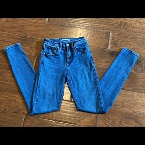 Levi’s 721 High Rise Skinny Jean